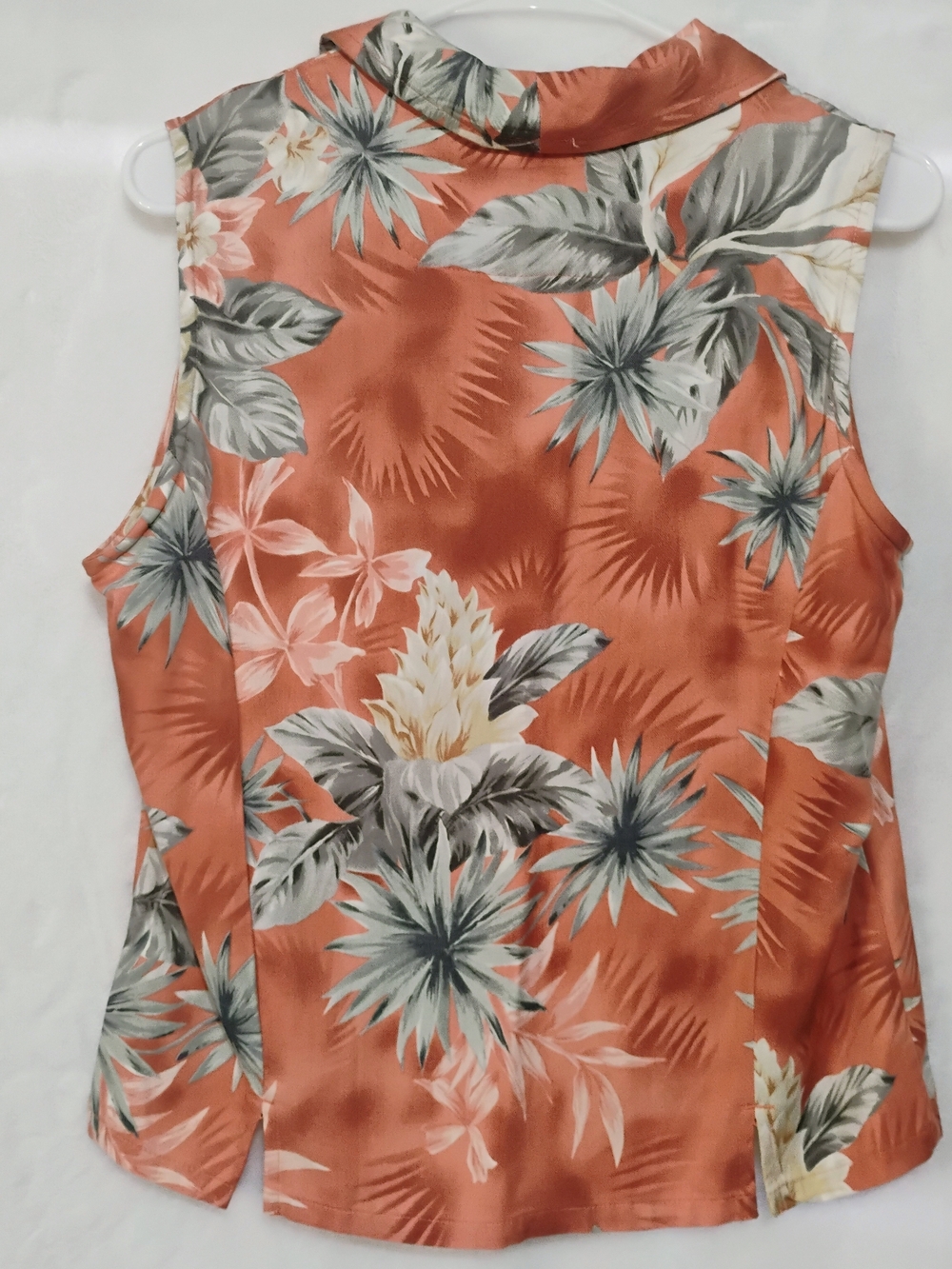 La Cabana Coral Tropical Print Sleeveless Button-Down Shirt - Picture 2 of 5